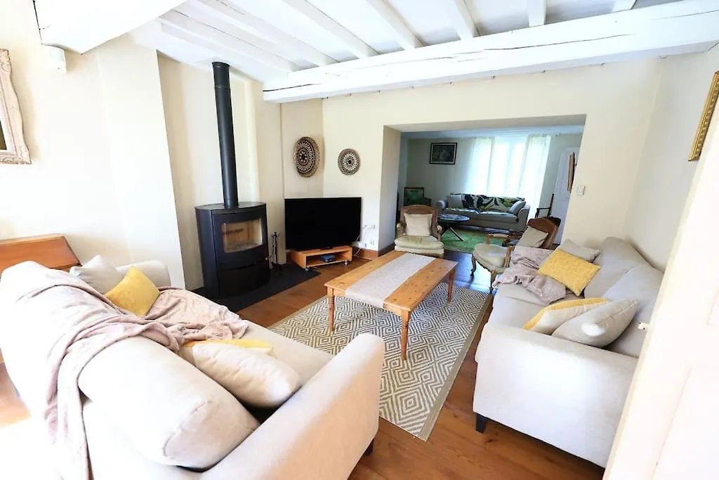 Holiday home Gite Les Tilleuls Lautrec