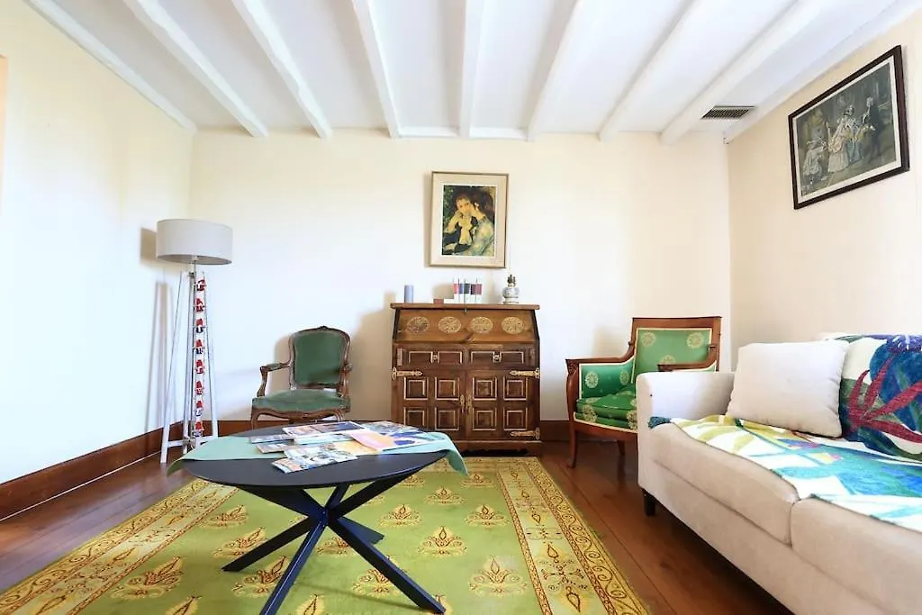 Holiday home Gite Les Tilleuls Lautrec